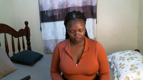 Snapshot of samiagirl22 chatting on 09/10/25, 11:05 nina online show from 09/10/25, 11:05