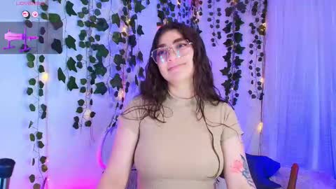 Snapshot of samii_evans chatting on 10/24/25, 03:03 samii evans online show from 10/24/25, 03:03