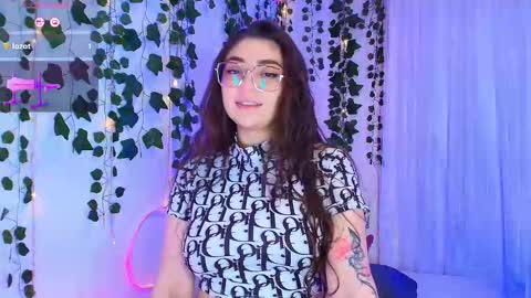 Snapshot of samii_evans chatting on 11/18/25, 01:33 samii evans online show from 11/18/25, 01:33