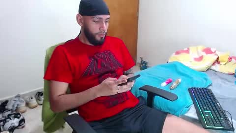 samir_music_ online show from 09/23/25, 01:41