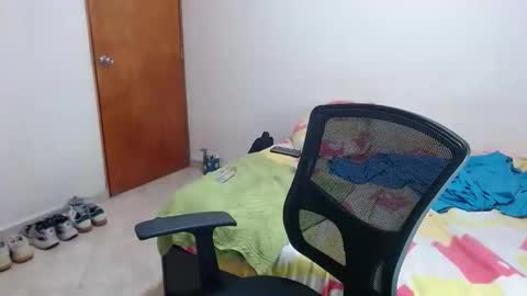 samir_music_ online show from 10/15/25, 03:17