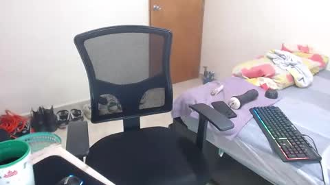 samir_music_ online show from 10/23/25, 06:28