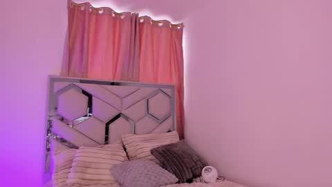 samirose_ online show from 05/21/26, 09:55