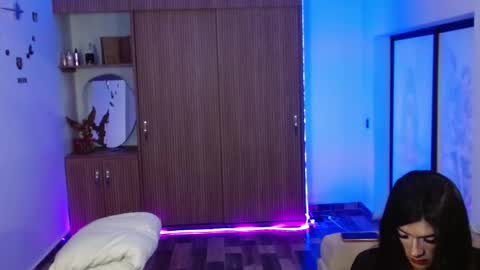 Snapshot of sammy_quinn_ chatting on 12/19/25, 09:55 SAMMY online show from 12/19/25, 09:55