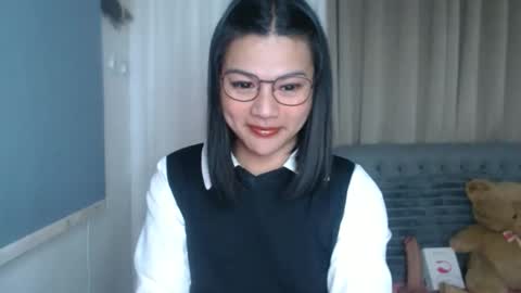 Snapshot of sammypretty19 chatting on 03/03/26, 12:17 im throat fucker online show from 03/03/26, 12:17