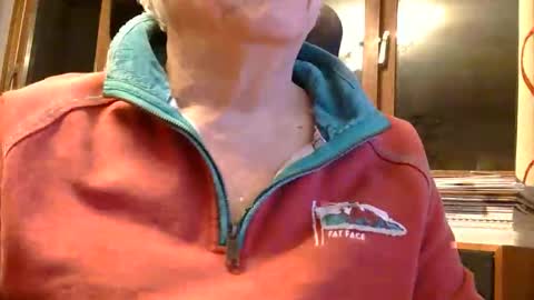 Snapshot of samsenior70 chatting on 12/16/25, 11:10 Sam online show from 12/16/25, 11:10