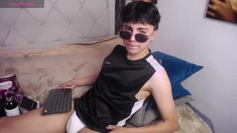 Snapshot of samu_foxxx chatting on 10/22/25, 08:52 SAMU online show from 10/22/25, 08:52