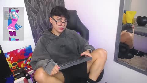 Snapshot of samu_foxxx chatting on 11/11/25, 08:31 SAMU online show from 11/11/25, 08:31