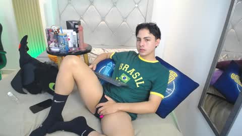 Snapshot of samu_foxxx chatting on 05/04/26, 09:33 SAMU online show from 05/04/26, 09:33