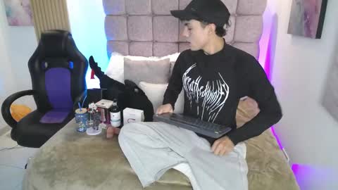 Snapshot of samu_foxxx chatting on 05/15/26, 08:16 SAMU online show from 05/15/26, 08:16