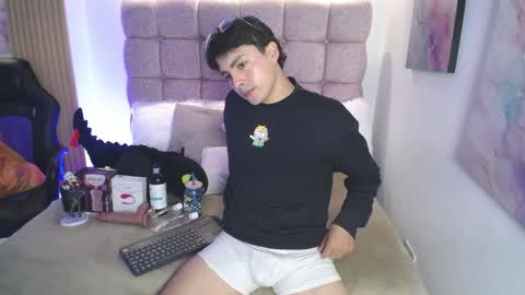 Snapshot of samu_foxxx chatting on 05/19/26, 08:04 SAMU online show from 05/19/26, 08:04