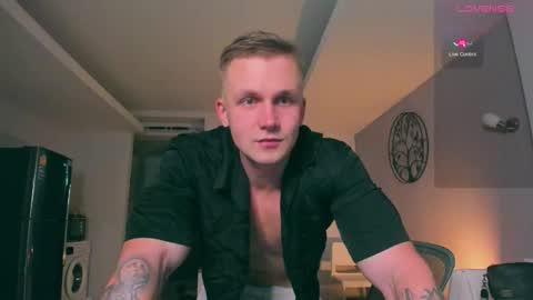 Samuel online show from 09/27/25, 03:22