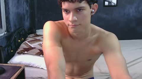 Snapshot of samuel_hills_ii chatting on 10/20/25, 08:53 samuel_hills_ii online show from 10/20/25, 08:53