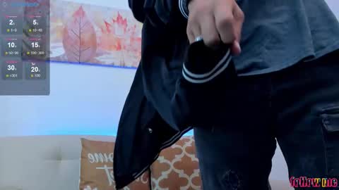 Snapshot of samuel_up chatting on 10/26/25, 03:56 Samuel online show from 10/26/25, 03:56