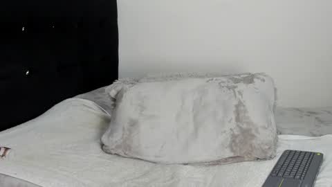 Samuel online show from 12/21/24, 02:58