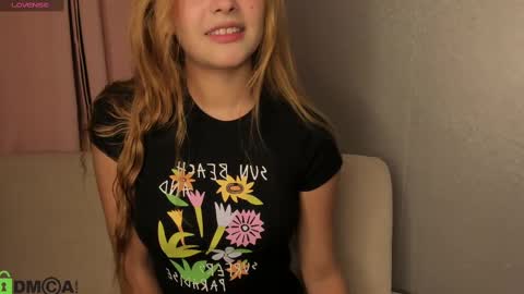 Snapshot of samy_bae chatting on 02/18/25, 09:53 Samantha online show from 02/18/25, 09:53