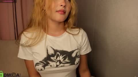 Snapshot of samy_bae chatting on 02/25/25, 12:36 Samantha online show from 02/25/25, 12:36