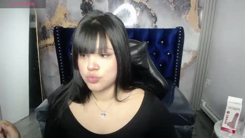 Snapshot of samy_collen_v chatting on 05/15/26, 01:18 Samy online show from 05/15/26, 01:18
