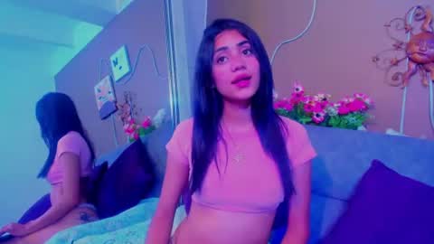 Laura mejia online show from 06/25/26, 01:59