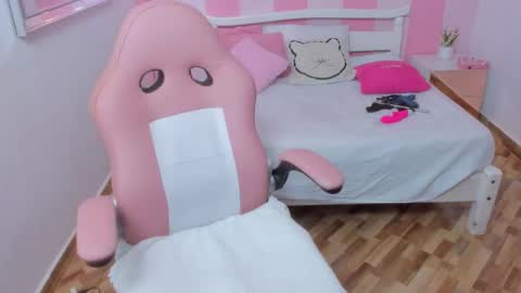 Find me at  when im offline here. online show from 10/04/25, 06:28