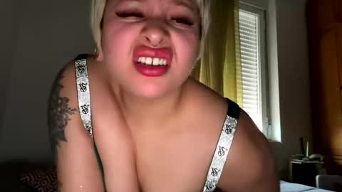 Samymoon online show from 04/24/26, 08:06