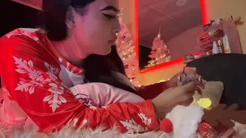 Snapshot of samys_world chatting on 12/10/24, 01:54 Samy Montoya online show from 12/10/24, 01:54