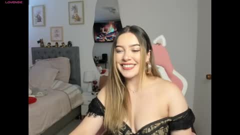 Snapshot of samysweet_8 chatting on 01/08/25, 01:09 Samanta online show from 01/08/25, 01:09