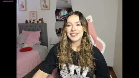 Snapshot of samysweet_8 chatting on 02/17/25, 12:48 Samanta online show from 02/17/25, 12:48