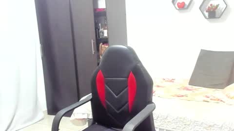 Sanddi  online show from 12/22/25, 09:34