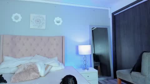 Snapshot of sander_mila chatting on 01/08/25, 12:49 MilaSander online show from 01/08/25, 12:49