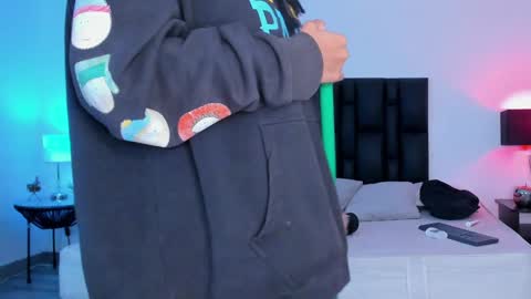 Snapshot of sander_mila chatting on 01/25/25, 02:26 MilaSander online show from 01/25/25, 02:26