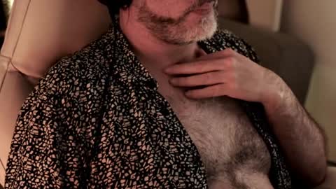 Snapshot of sanders_white chatting on 12/23/24, 04:33 Sanders online show from 12/23/24, 04:33