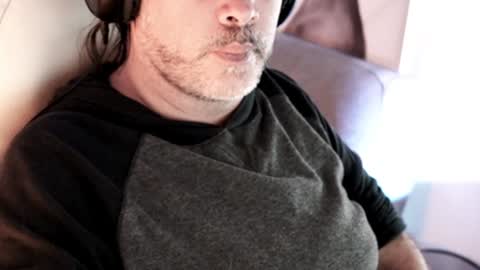 Snapshot of sanders_white chatting on 01/15/25, 01:56 Sanders online show from 01/15/25, 01:56