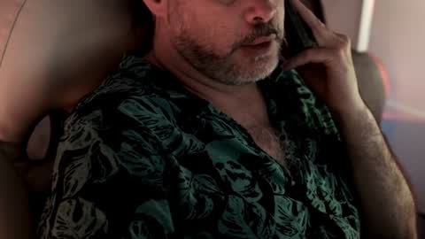 Snapshot of sanders_white chatting on 01/17/25, 01:04 Sanders online show from 01/17/25, 01:04