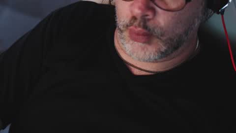 Snapshot of sanders_white chatting on 02/26/25, 06:37 Sanders online show from 02/26/25, 06:37