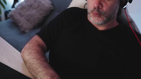 Snapshot of sanders_white chatting on 02/27/25, 05:56 Sanders online show from 02/27/25, 05:56