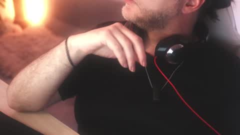 Sanders online show from 03/01/25, 02:37