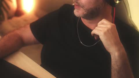 Snapshot of sanders_white chatting on 03/04/25, 04:06 Sanders online show from 03/04/25, 04:06