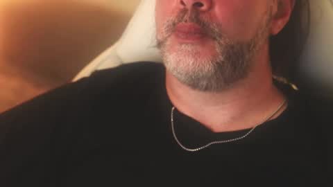 Snapshot of sanders_white chatting on 03/08/25, 06:10 Sanders online show from 03/08/25, 06:10