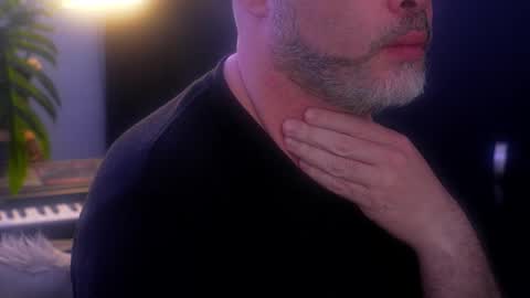 Snapshot of sanders_white chatting on 09/16/25, 12:55 Sanders online show from 09/16/25, 12:55