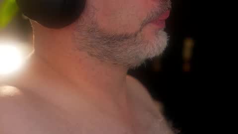 Snapshot of sanders_white chatting on 09/18/25, 01:57 Sanders online show from 09/18/25, 01:57