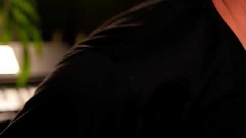 Snapshot of sanders_white chatting on 09/26/25, 11:53 Sanders online show from 09/26/25, 11:53