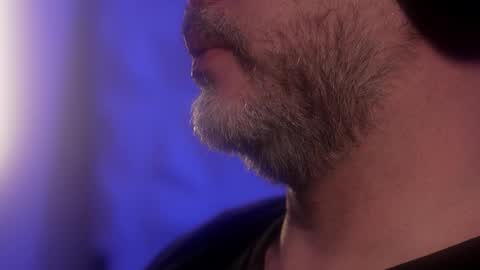 Snapshot of sanders_white chatting on 10/17/25, 02:15 Sanders online show from 10/17/25, 02:15