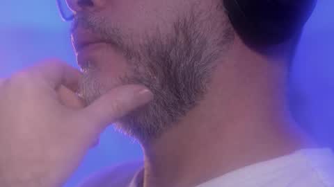 Snapshot of sanders_white chatting on 10/24/25, 01:03 Sanders online show from 10/24/25, 01:03