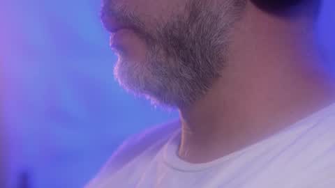 Snapshot of sanders_white chatting on 10/25/25, 02:08 Sanders online show from 10/25/25, 02:08