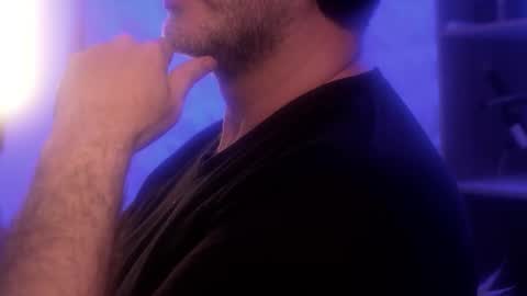 Snapshot of sanders_white chatting on 11/08/25, 02:45 Sanders online show from 11/08/25, 02:45