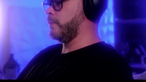 Snapshot of sanders_white chatting on 12/19/25, 01:56 Sanders online show from 12/19/25, 01:56