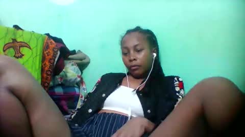 sandra1253099 online show from 11/24/25, 07:46