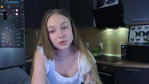 Snapshot of sandra_buika chatting on 02/23/25, 04:02 Sandra Lillys Page online show from 02/23/25, 04:02