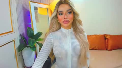 Snapshot of sandra_hornball chatting on 12/16/25, 09:36 Sandra Hornball online show from 12/16/25, 09:36